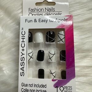 🩷5/$10 Black and White Fashion Nails